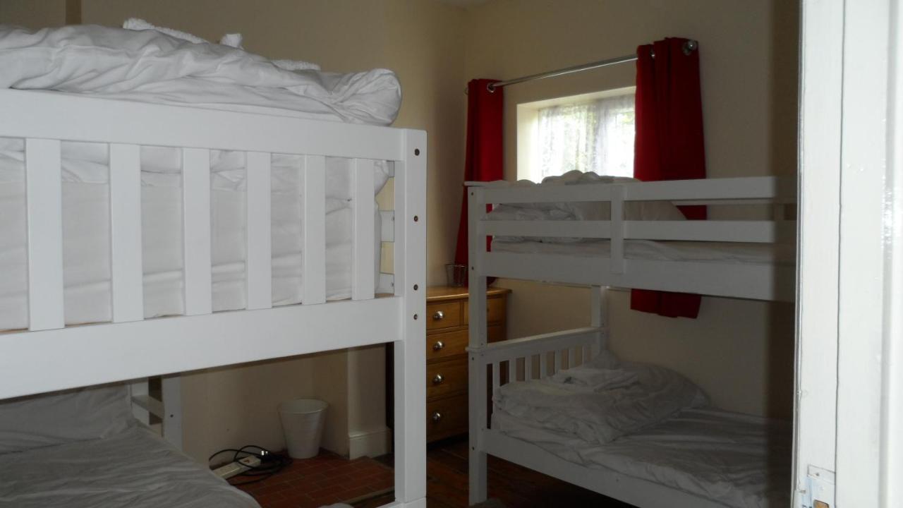 Bubblesbnb 7 Bedroom House, 16 Beds, Sleeps 22 Londres