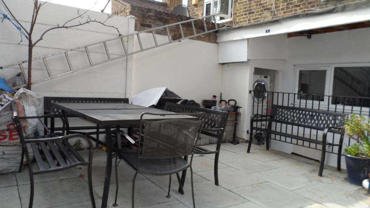 Bubblesbnb 7 Bedroom House, 16 Beds, Sleeps 22 Londres