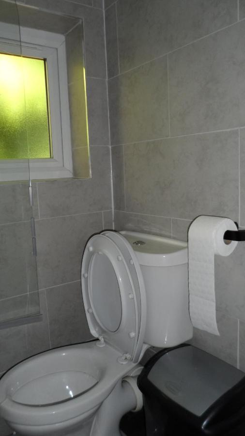 Bubblesbnb 7 Bedroom House, 16 Beds, Sleeps 22 Hébergement de vacances *