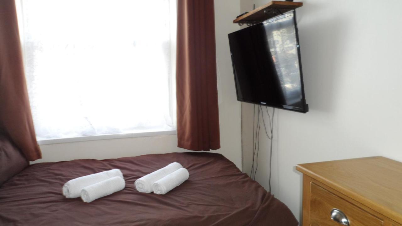Hébergement de vacances Bubblesbnb 7 Bedroom House, 16 Beds, Sleeps 22