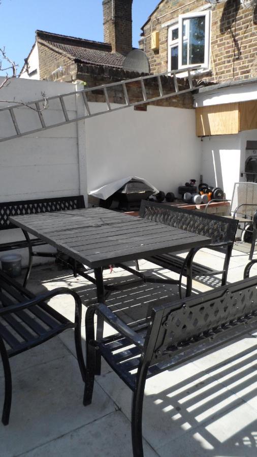 Bubblesbnb 7 Bedroom House, 16 Beds, Sleeps 22 Hébergement de vacances