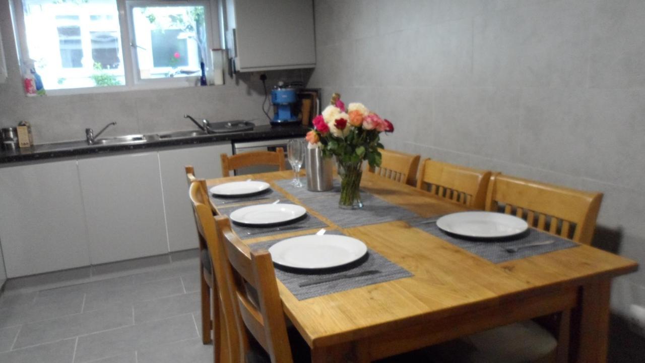Bubblesbnb 7 Bedroom House, 16 Beds, Sleeps 22 Hébergement de vacances Londres